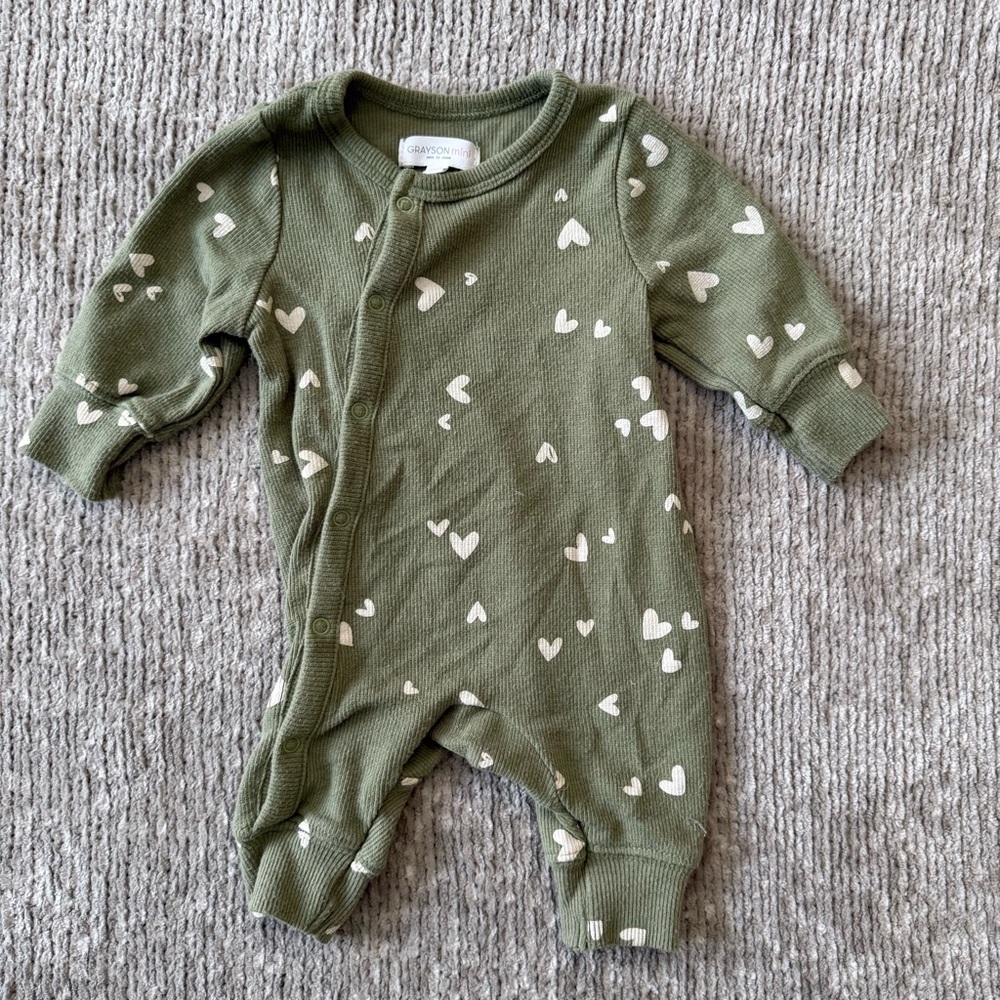 Grayson Mini NB Olive‎ Green Heart Ribbed Sleeper Romper